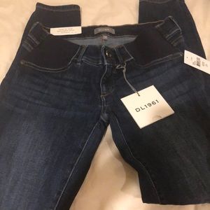 DL961 maternity jeans size 25
